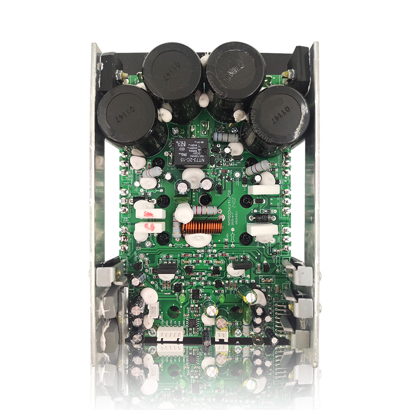 AMP500H+7294: LP 400W + 100W výkonný výstup s hliníkovým radiátorovým modulom triedy H v tvare písmena U